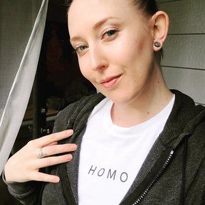 Meet your Posher, Niki